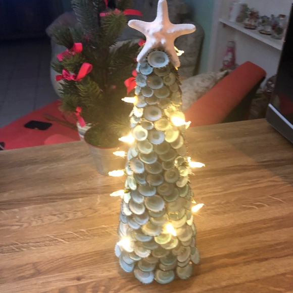 Limpet Shell Tree.  Beautiful year round.  14” from top to bottom. - Picture 4 of 4